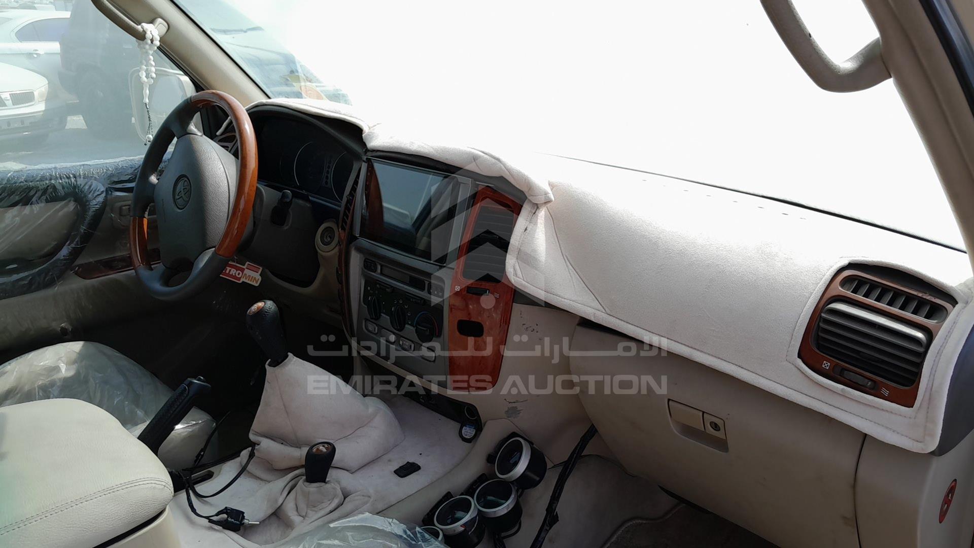 2004 TOYOTA LAND CRUISER VIN: JTEHJ09JX45090001