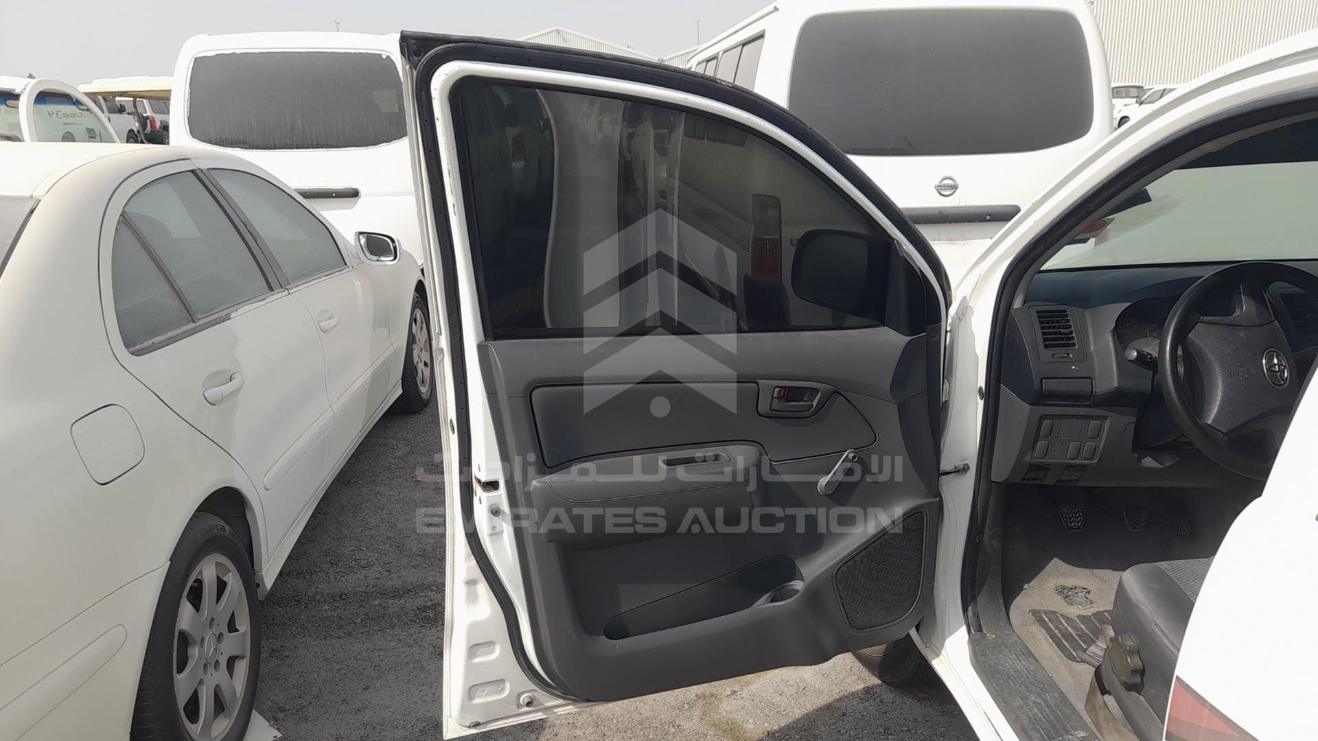 2014 TOYOTA HILUX VIN: MR0EX12G0E2347200