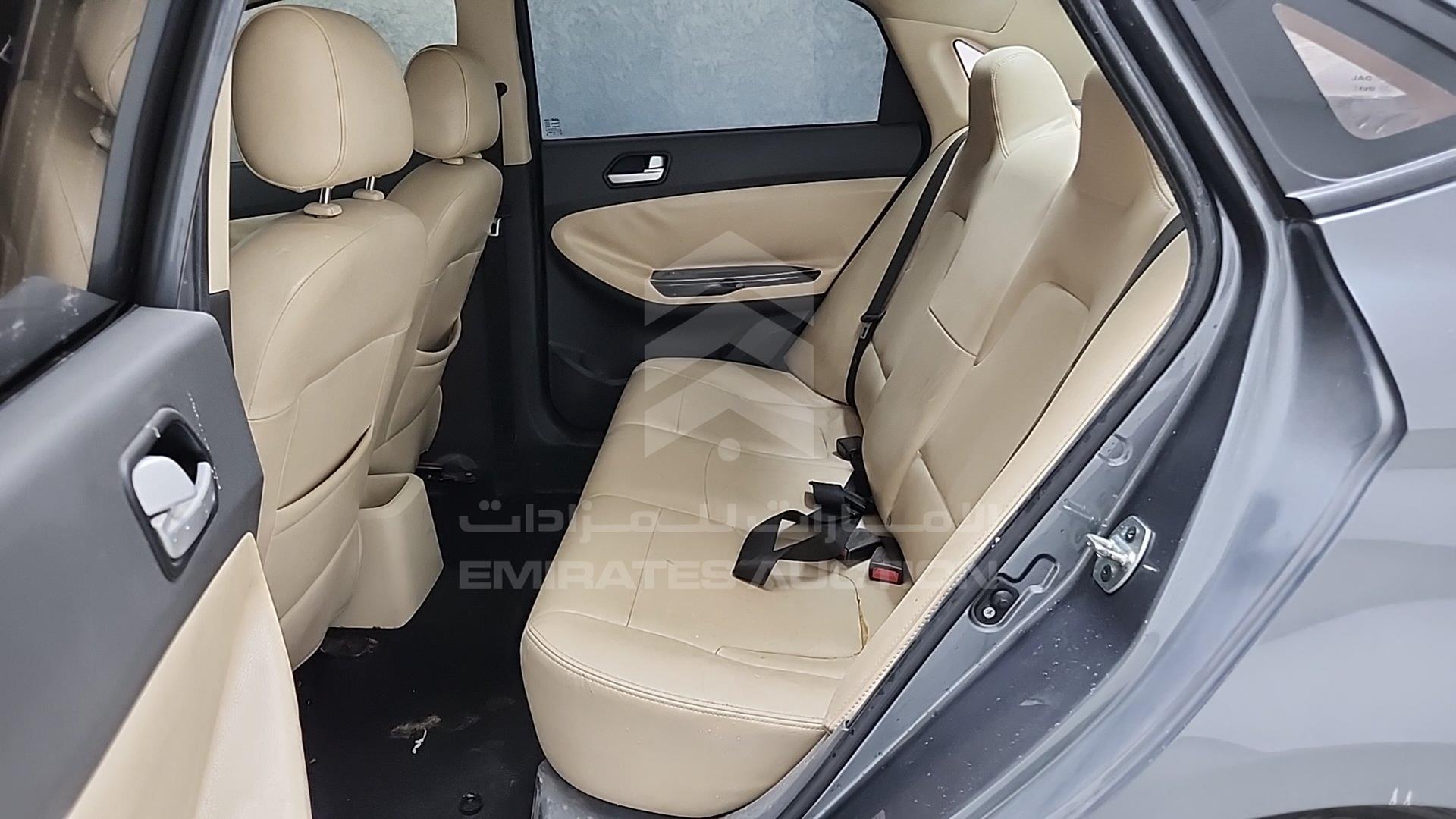 2016 JAC J4 VIN: LJ12FKR21G4703791