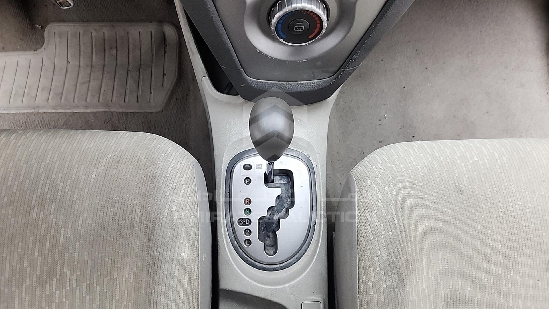 2011 TOYOTA YARIS VIN: JTDBW9234B4052200