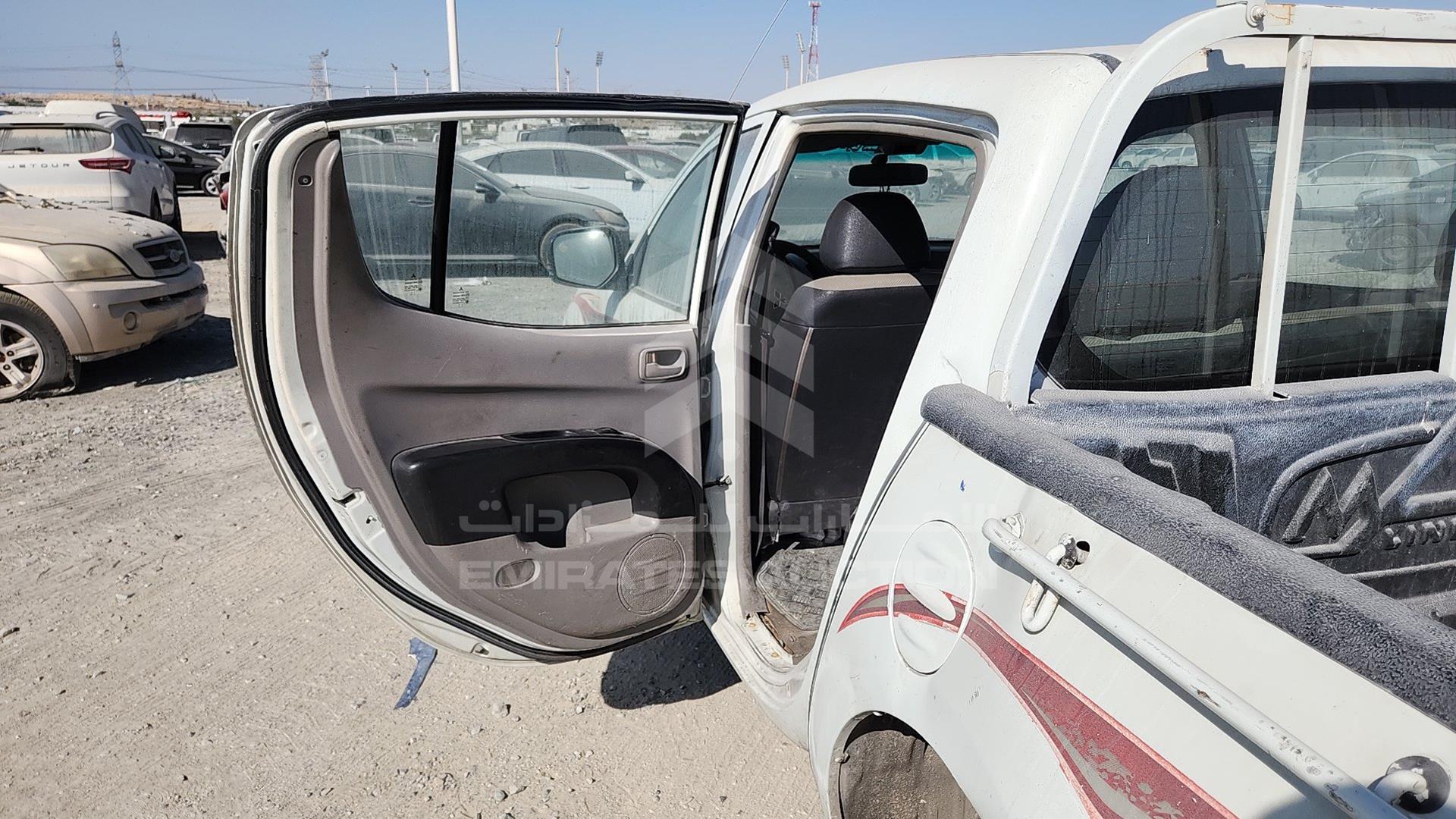 2014 MITSUBISHI L 200 VIN: MMBJNKA50ED004893