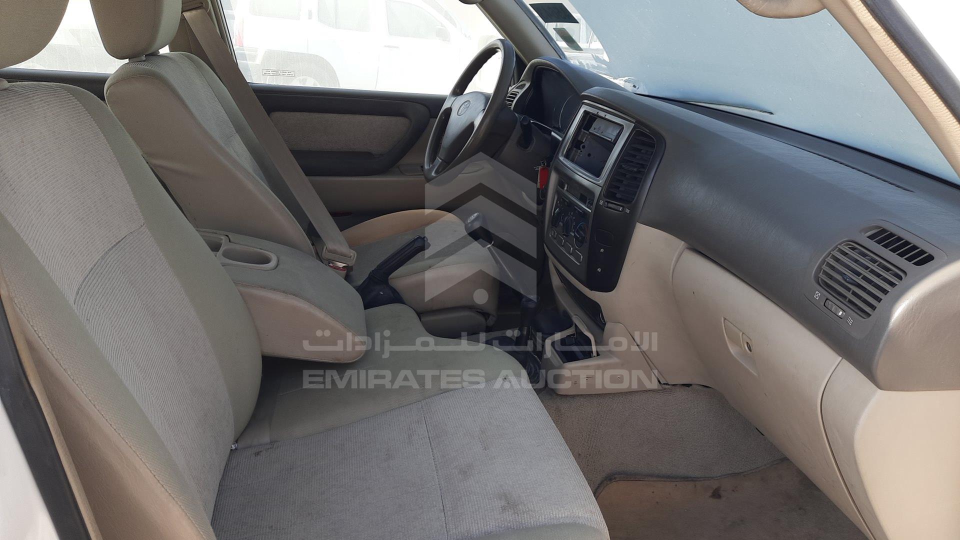 2007 TOYOTA LAND CRUISER VIN: JTGHJ09J477006870