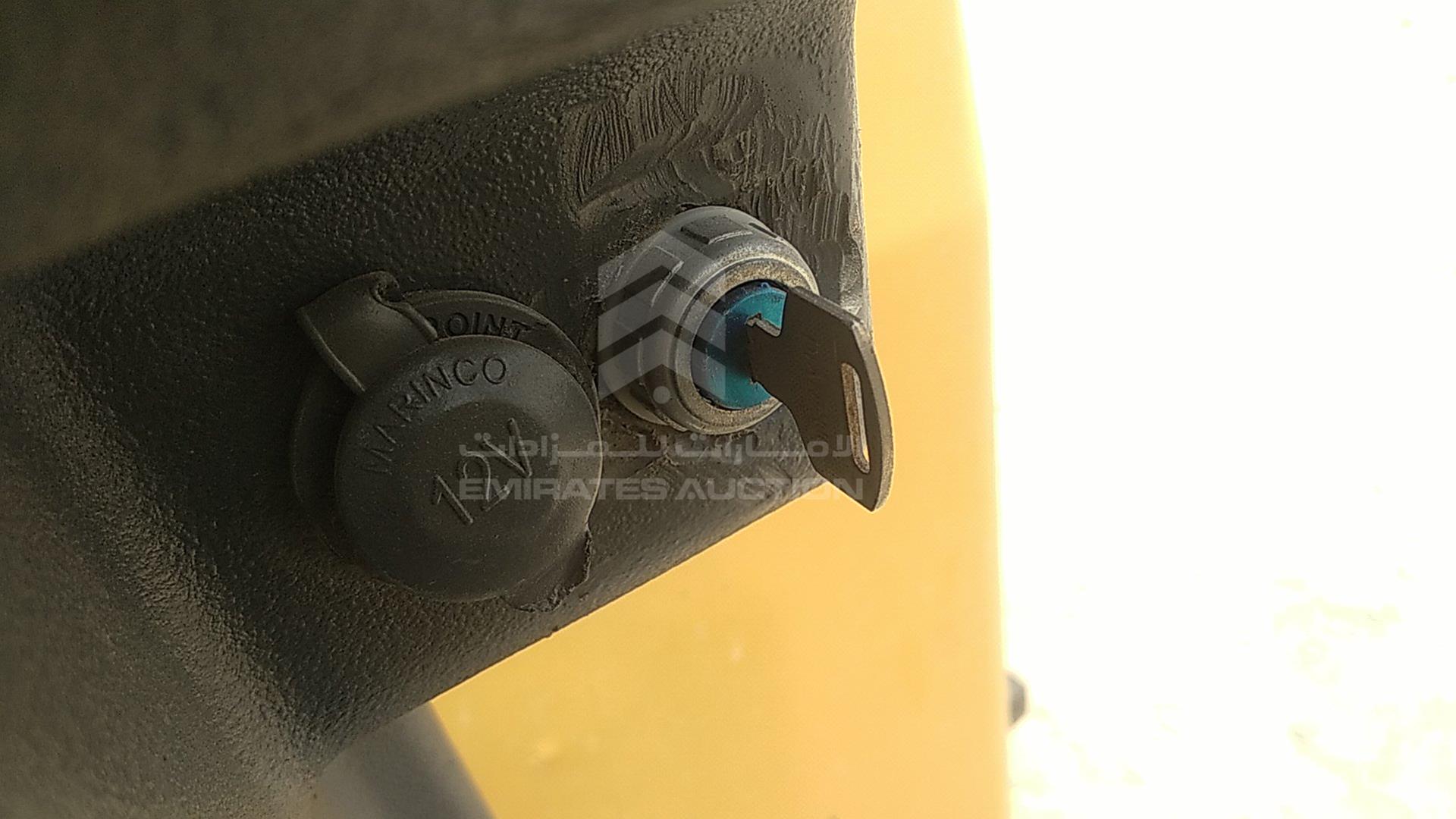 2015 CATERPILLAR --- VIN: CATCB14BB47800276