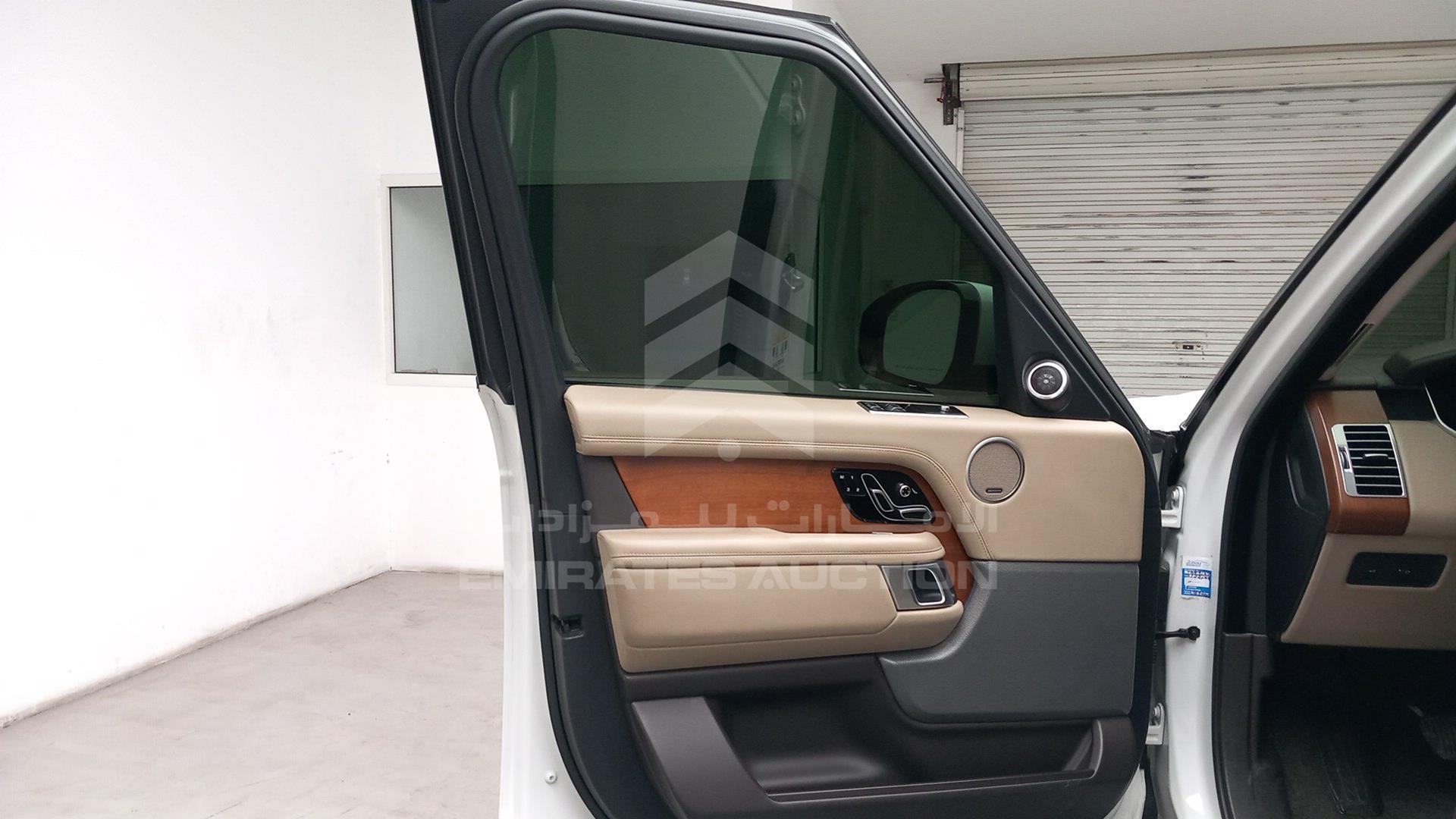 2018 RANGE ROVER HSE VIN: SALGA2BV9JA389502