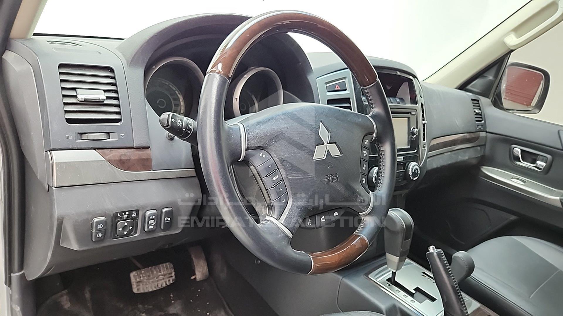 2020 MITSUBISHI PAJERO VIN: JE4MR62M7LJ713055