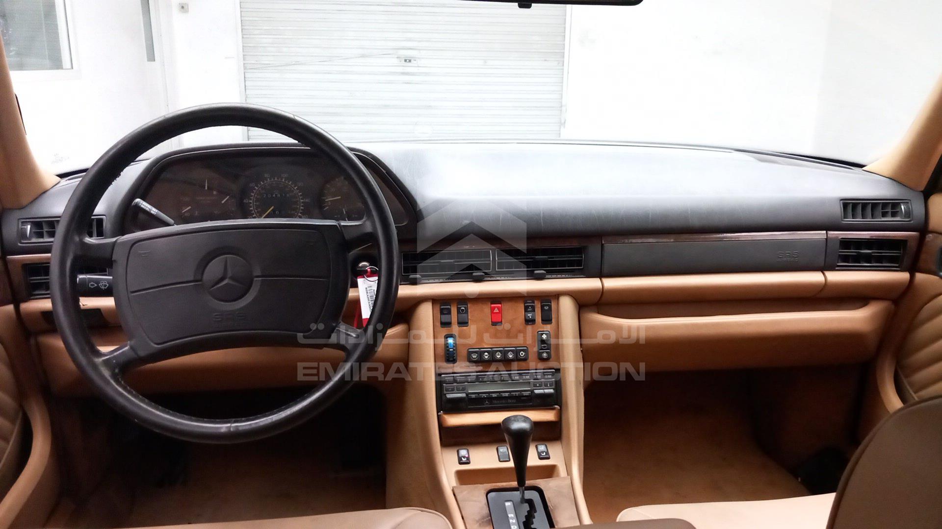 1990 MERCEDES SEL 560 VIN: WDBCA39E2LA503245
