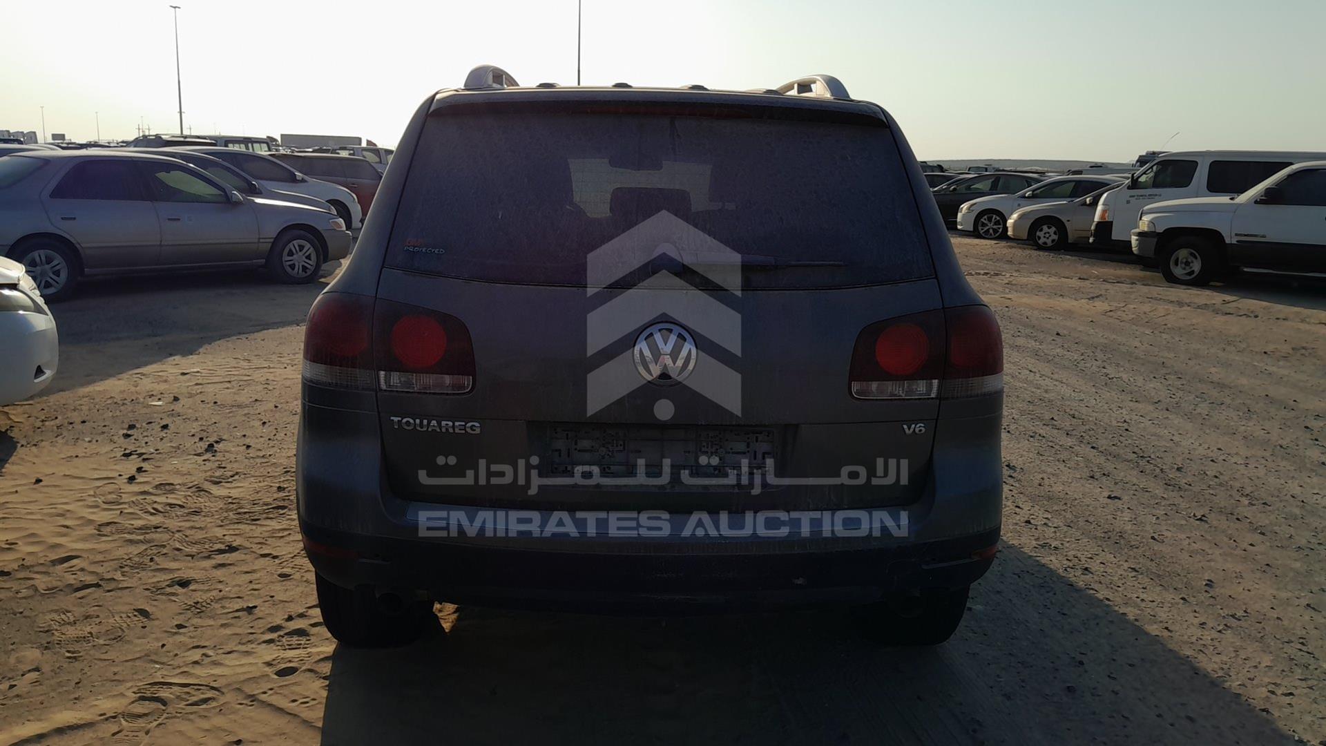 2010 VOLKSWAGEN TOUAREG VIN: WVGAL27L4AD011385