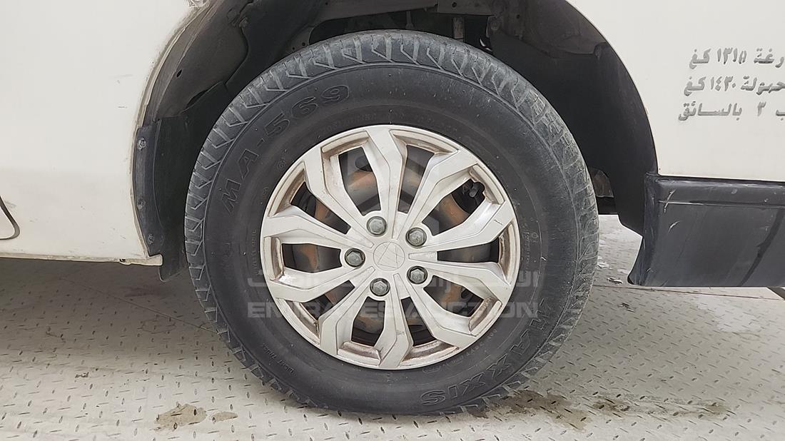 2015 Nissan Urvan — Front Right Tyre — Photo 24