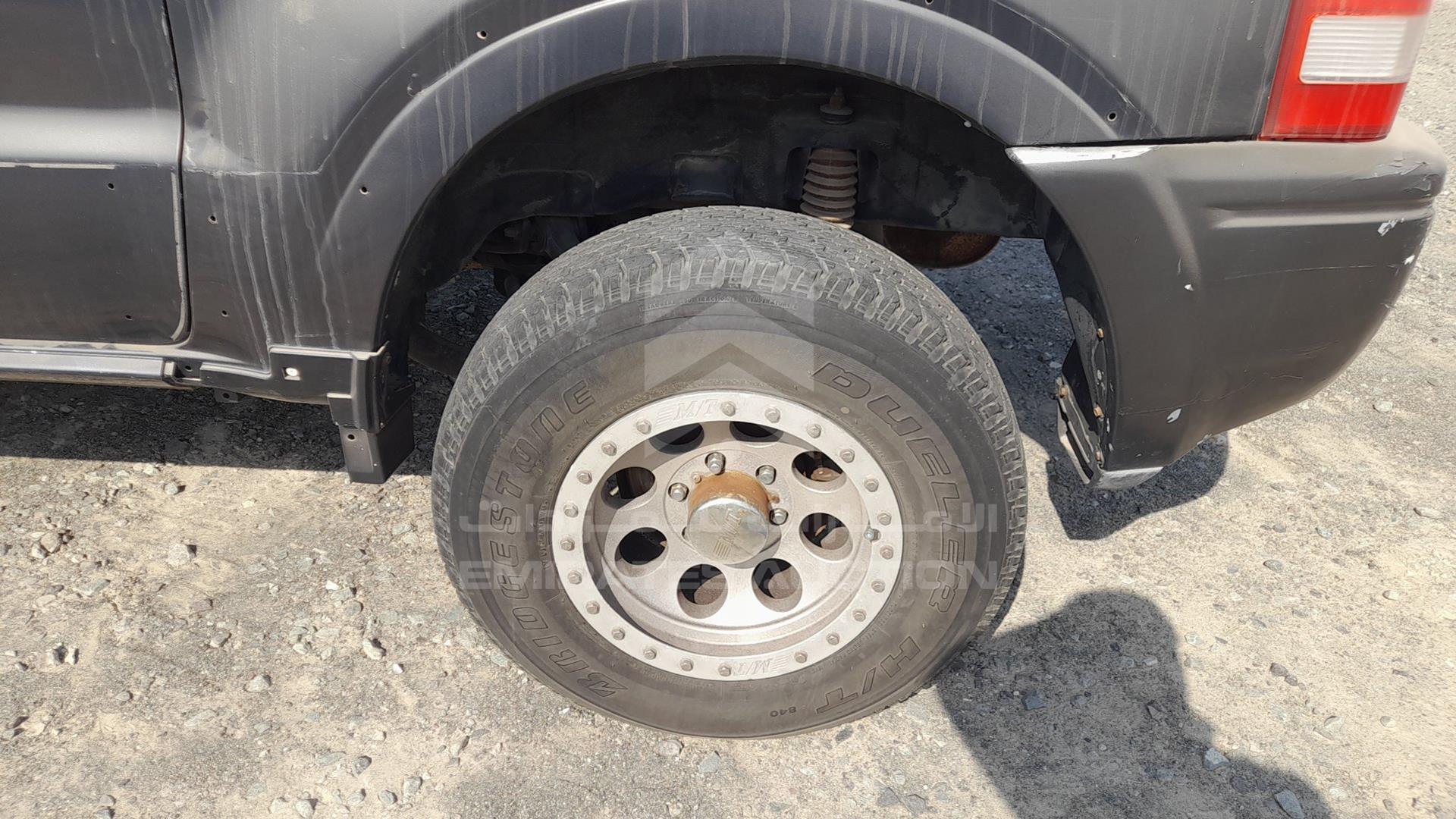 2005 MITSUBISHI PAJERO VIN: JMYMYV67W5J705237