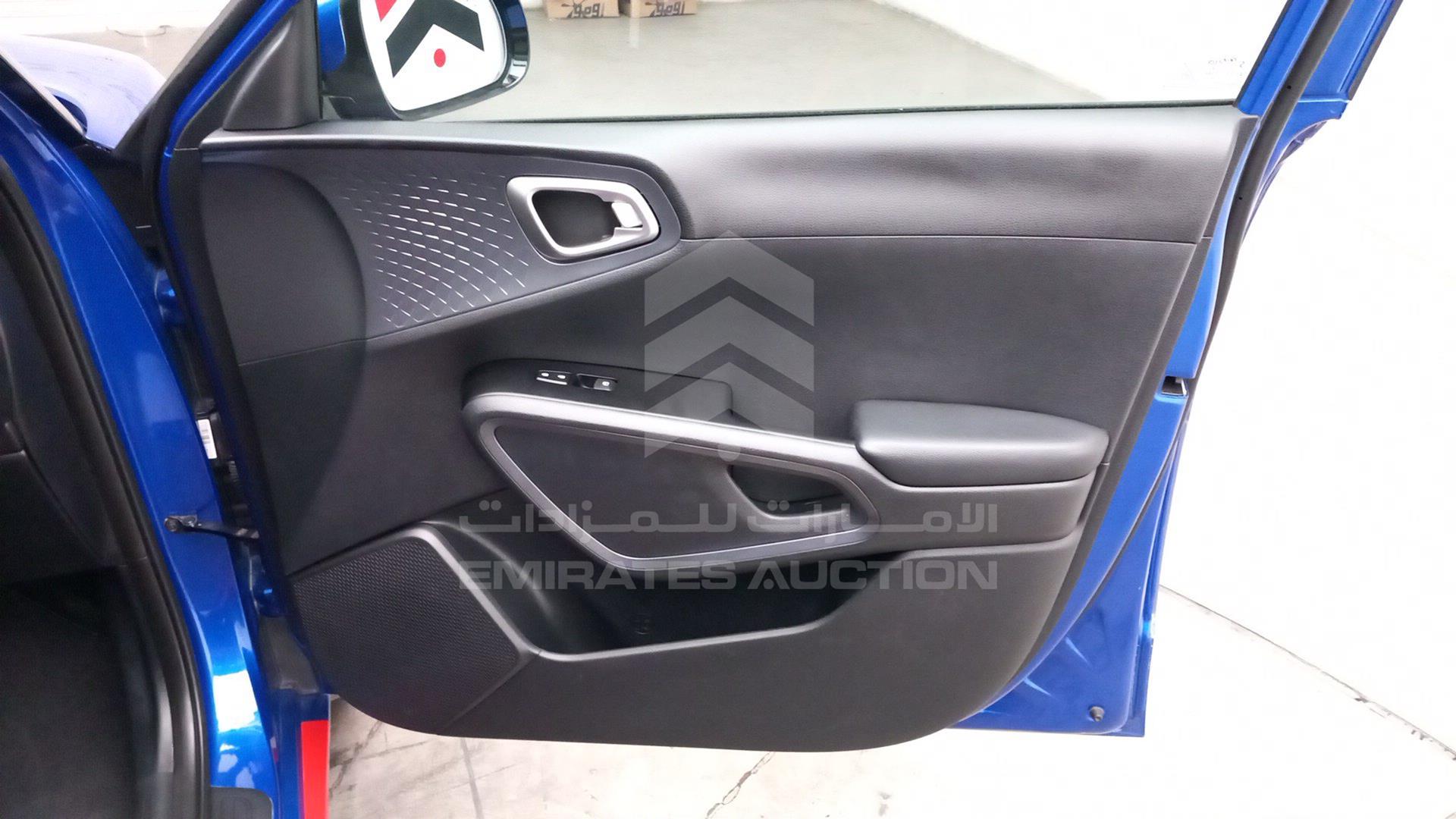 2020 KIA SOUL VIN: KNDJ63AU6L7110925