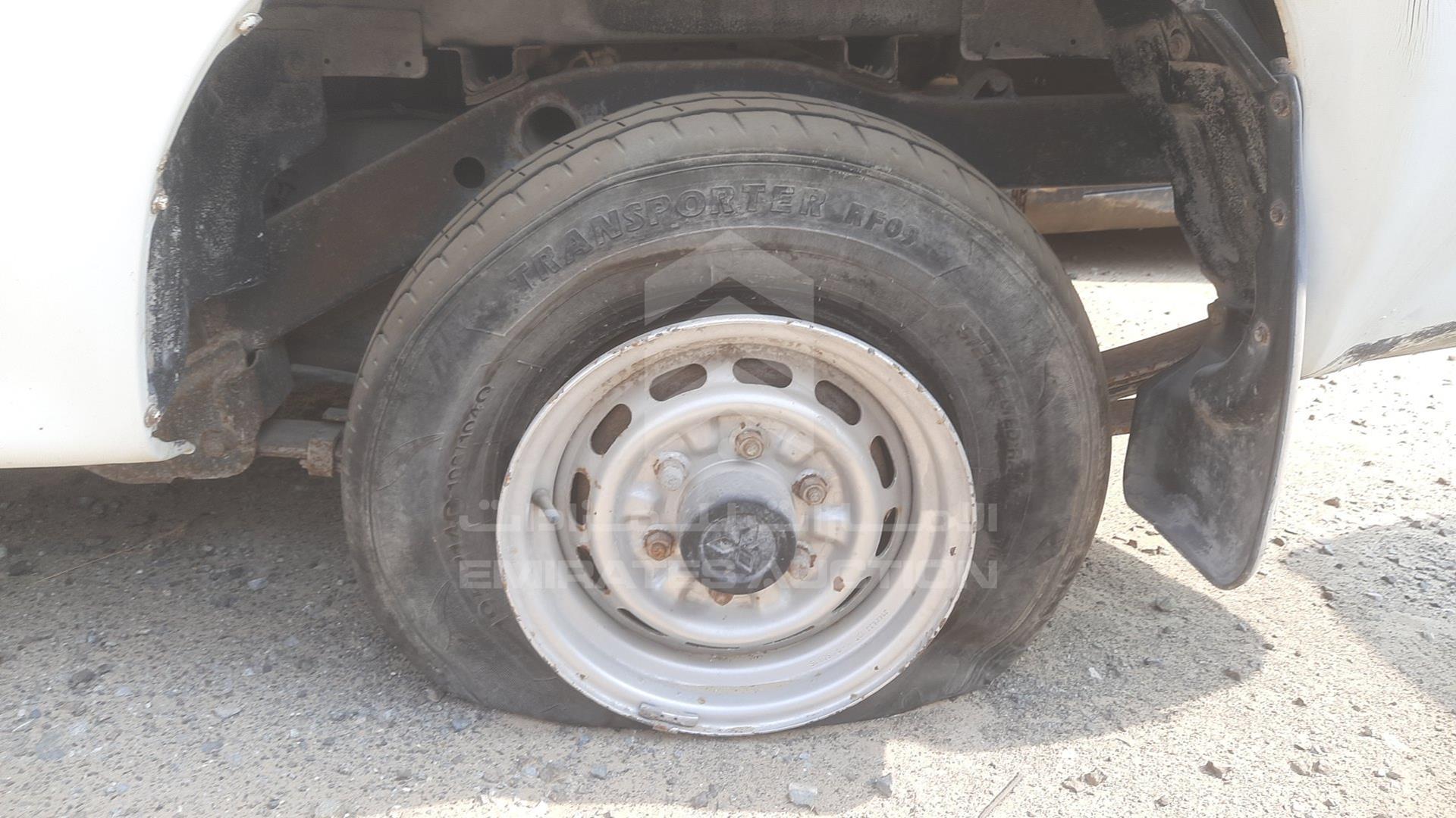 1998 MITSUBISHI L 300 VIN: MMB0NK620WD052923