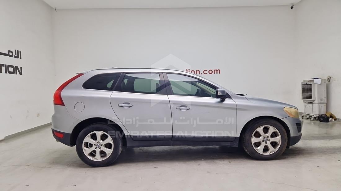 2011 Volvo XC 60 — Front Right Angle — Photo 11