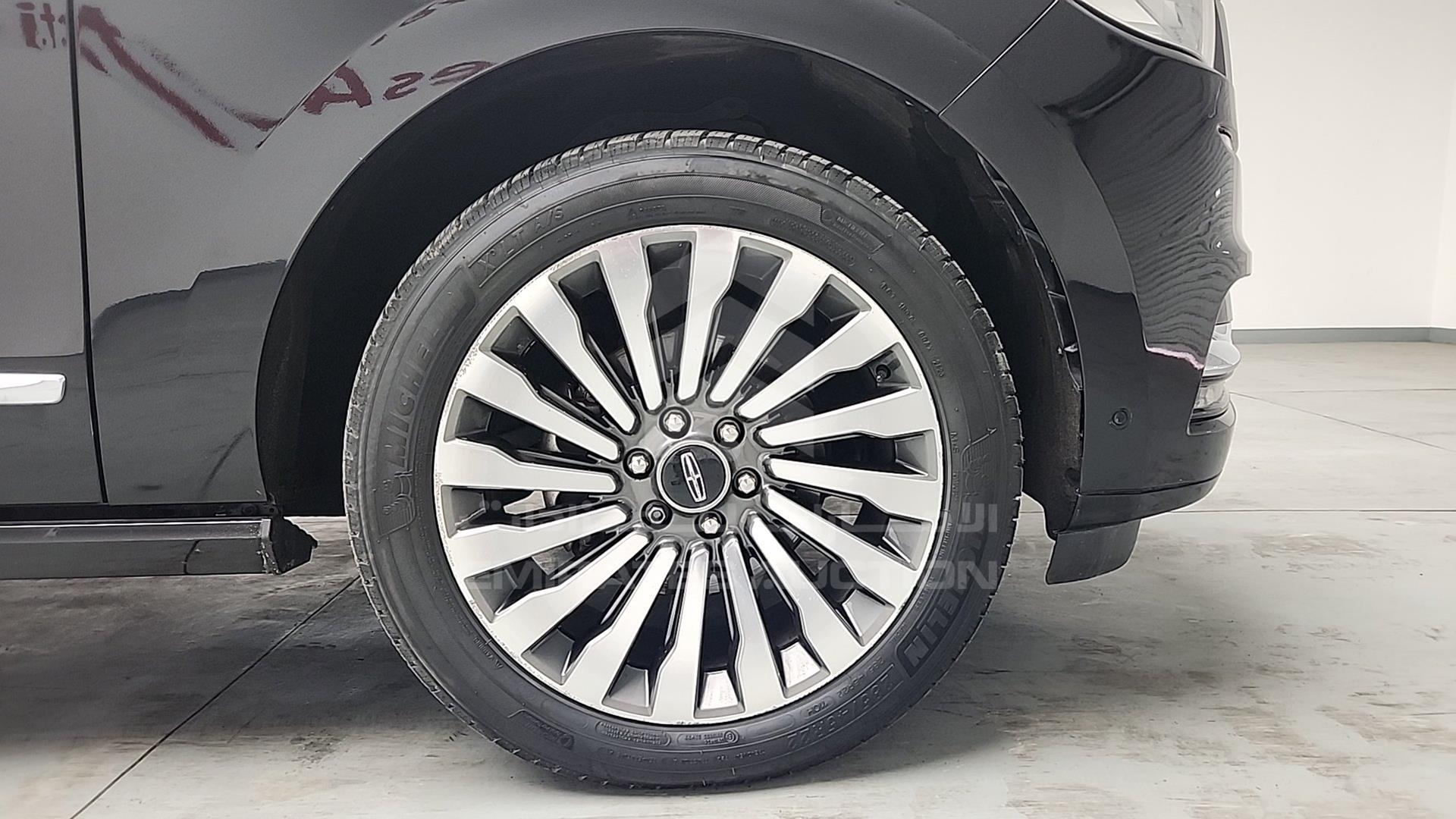 2018 LINCOLN NAVIGATOR VIN: 5LMJJ2LT4JEL16887