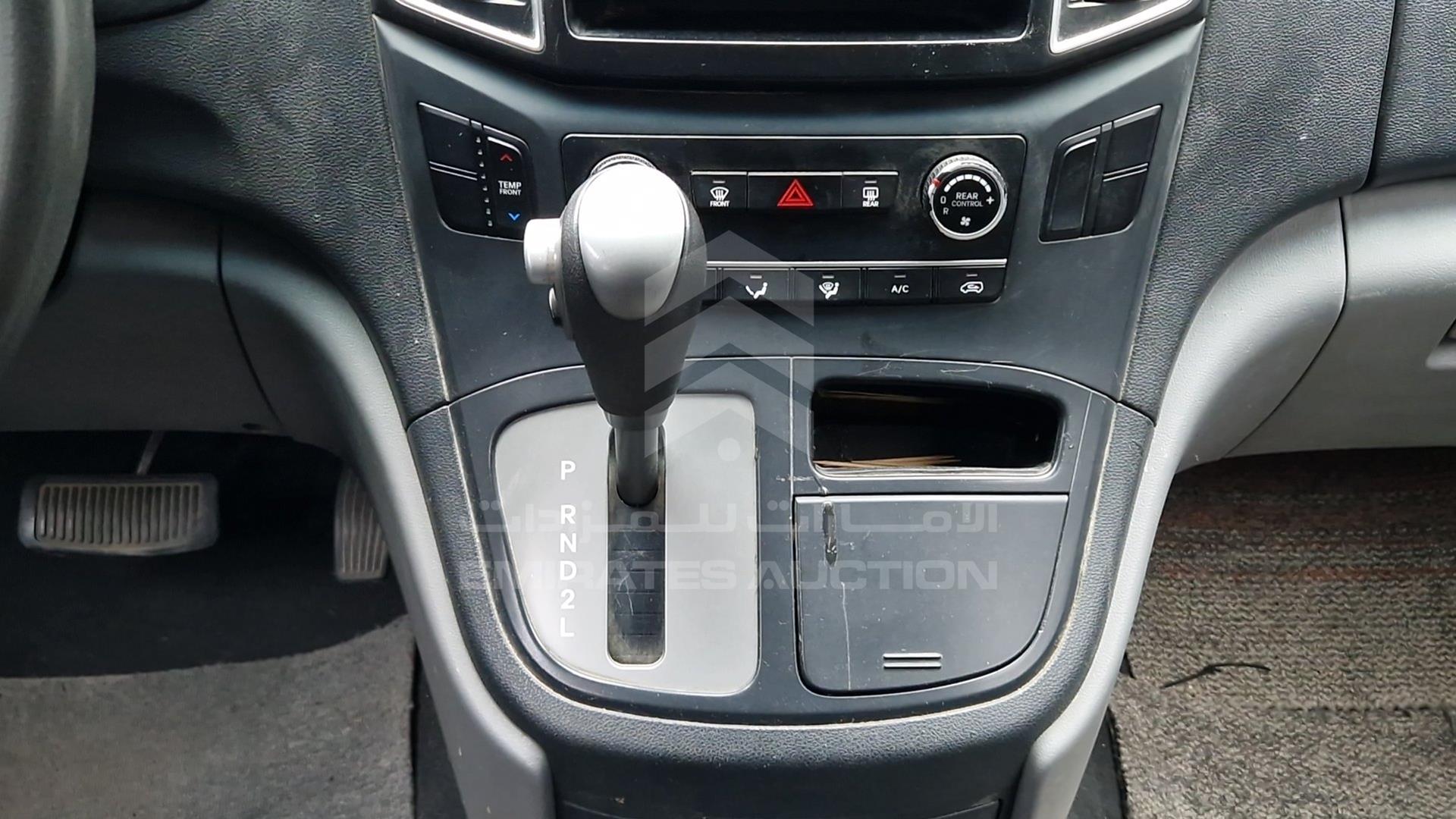 2016 HYUNDAI H1 VIN: KMJWA37RXGU775139