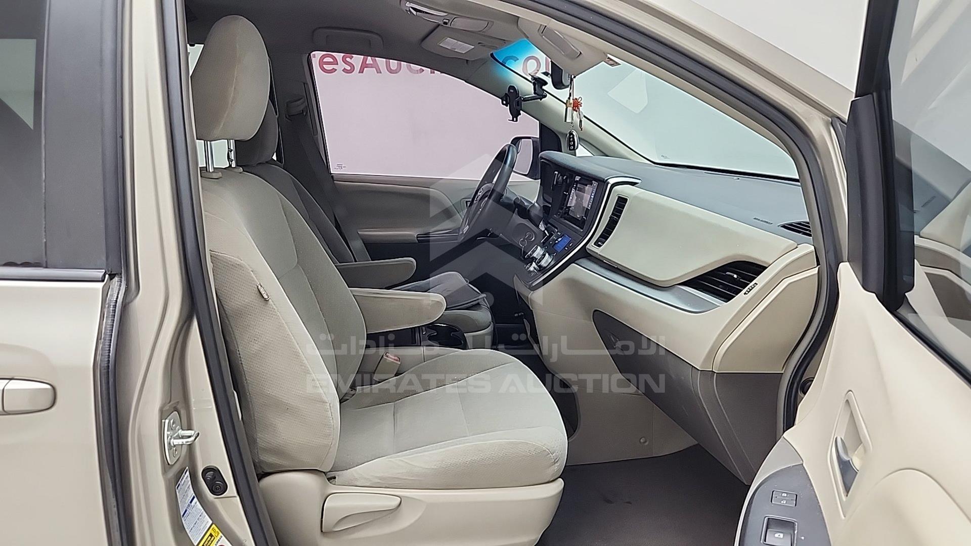 2015 TOYOTA SIENNA VIN: 5TDJK3DC1FS094786