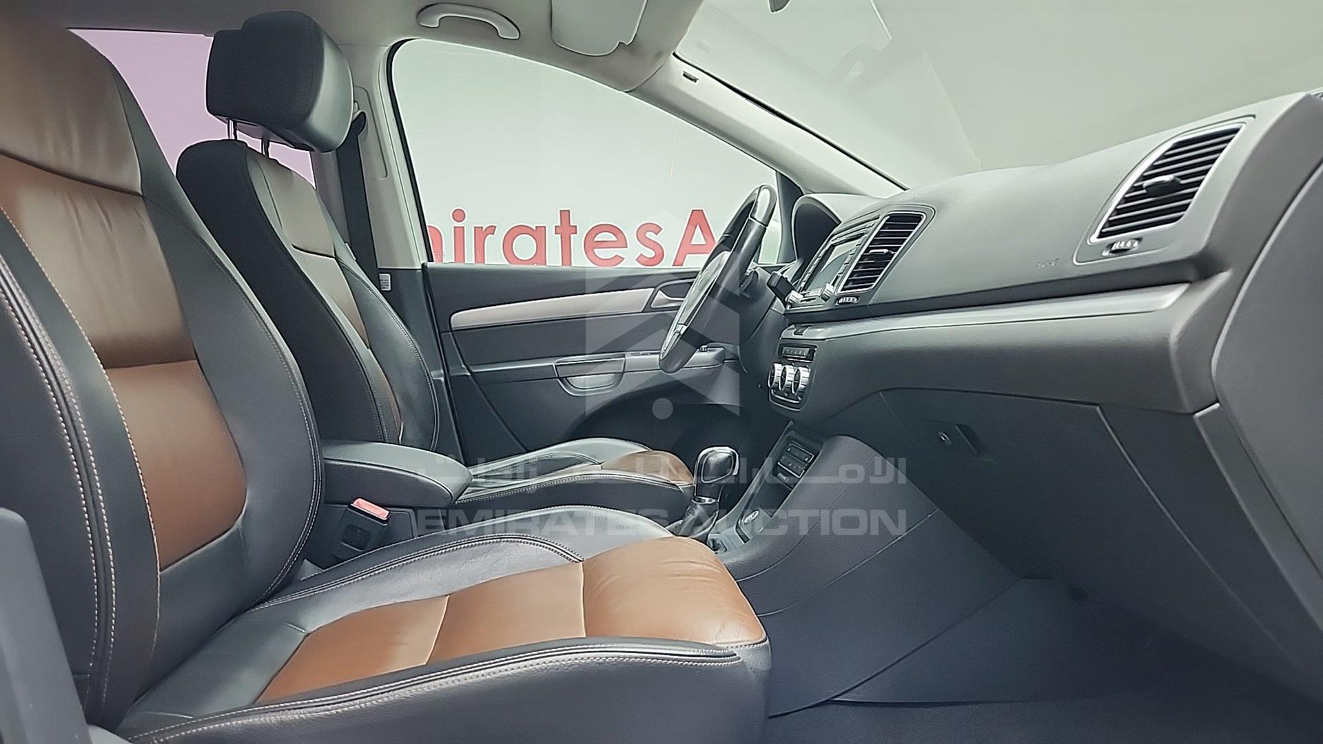 2016 VOLKSWAGEN SHARAN VIN: WVWZZZ7NZEV032244