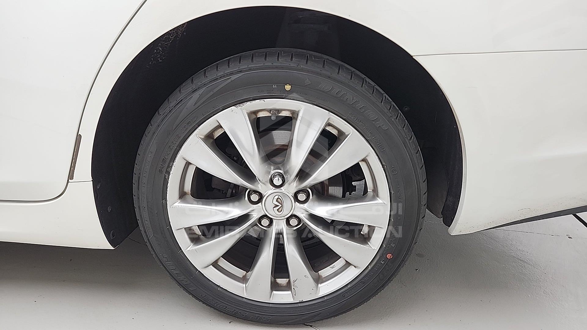 2014 INFINITI Q70 VIN: JNKBY1AP2EM300169