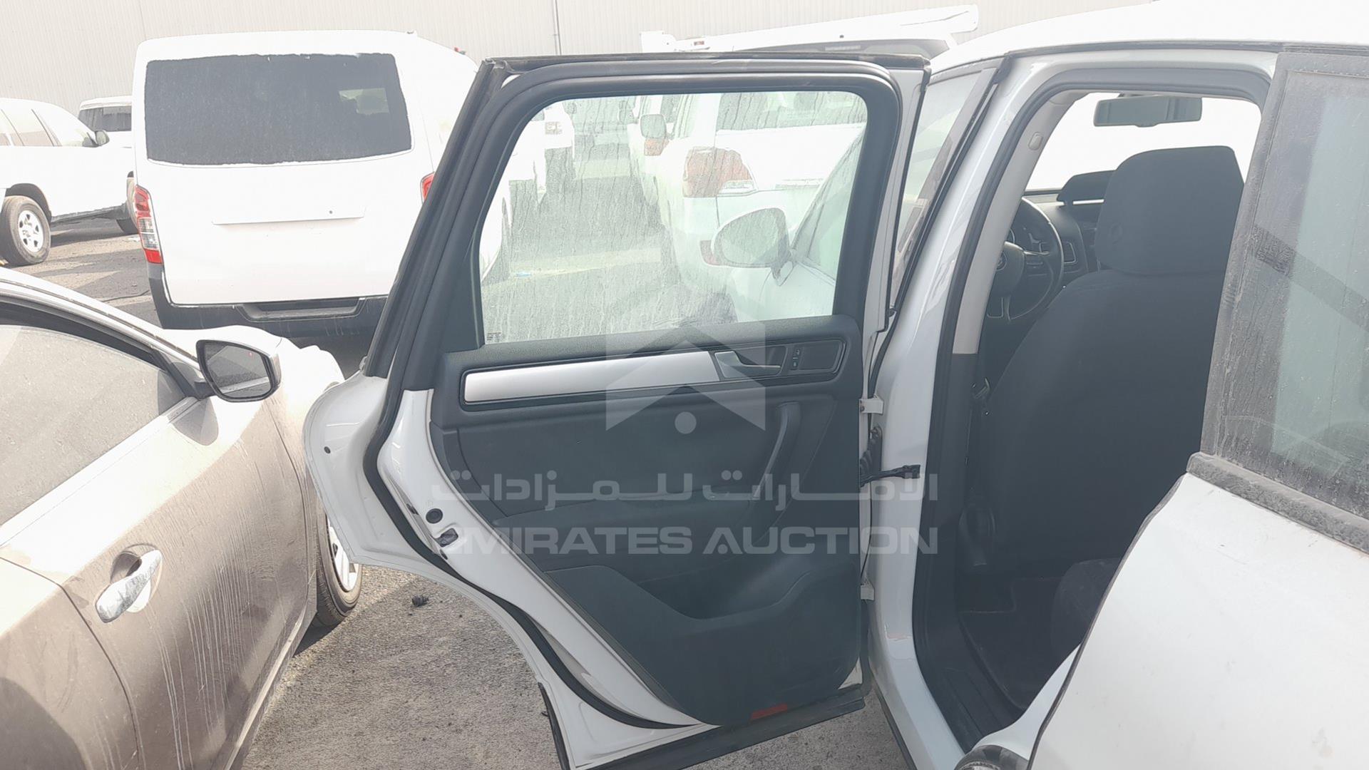 2013 VOLKSWAGEN TOUAREG VIN: WVGBC2BP7DD000304