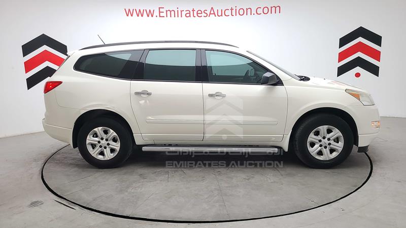 1GNKR8ED9CJ235432 Auction: EmiratesAuction Lot: 413741 1GNKR8ED9CJ235432 Chevrolet Traverse 2012 WHITE Photo 45