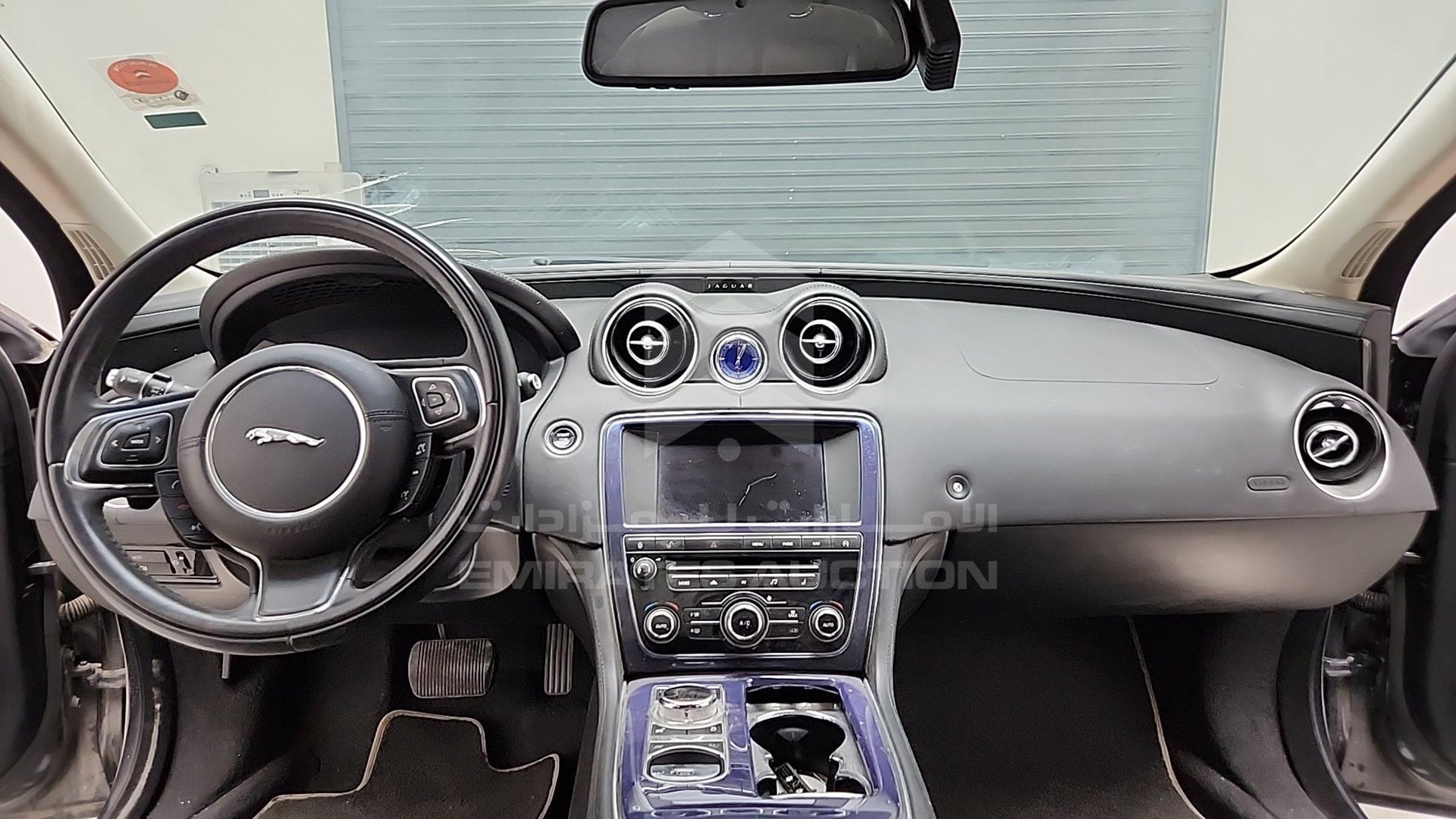 2013 JAGUAR X J VIN: SAJWJ1CD6D8V47889