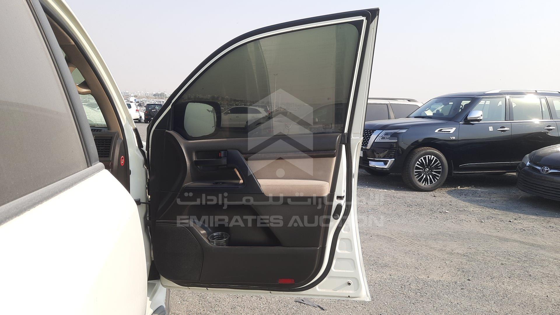 2011 TOYOTA LAND CRUISER VIN: JTMHU09J5B4036555