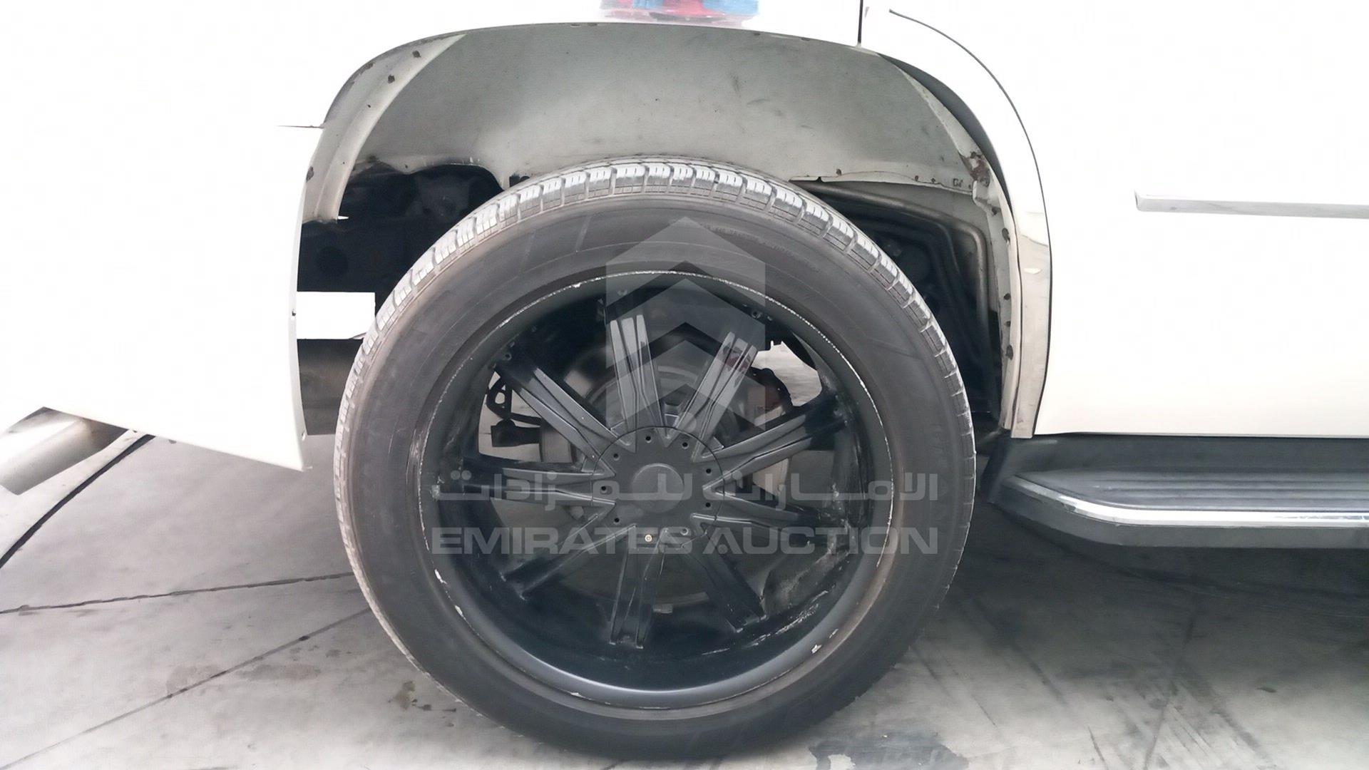 2011 CADILLAC ESCALADE VIN: 1GYS3EEJ1BR157902