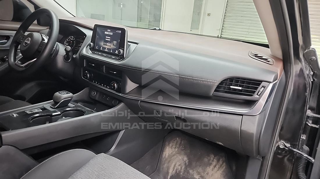 نيسان روج 2023 — زاوية واجهة الراكب الأمامي الأيمن — صورة 29