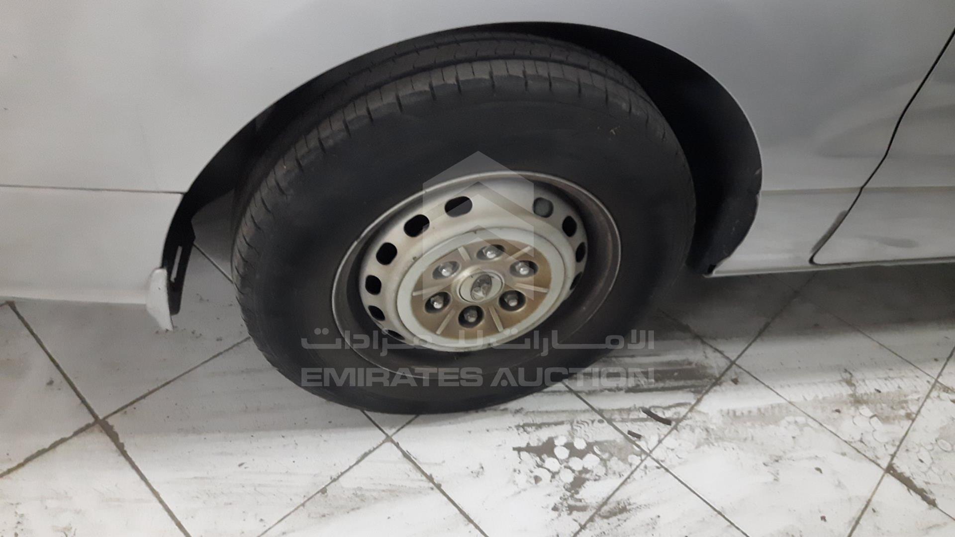2018 HYUNDAI H1 VIN: KMHWG81RXJU967562