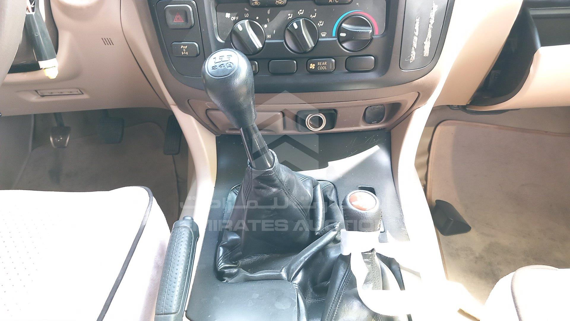 2000 TOYOTA LAND CRUISER VIN: JT3HJ09J1Y0025212