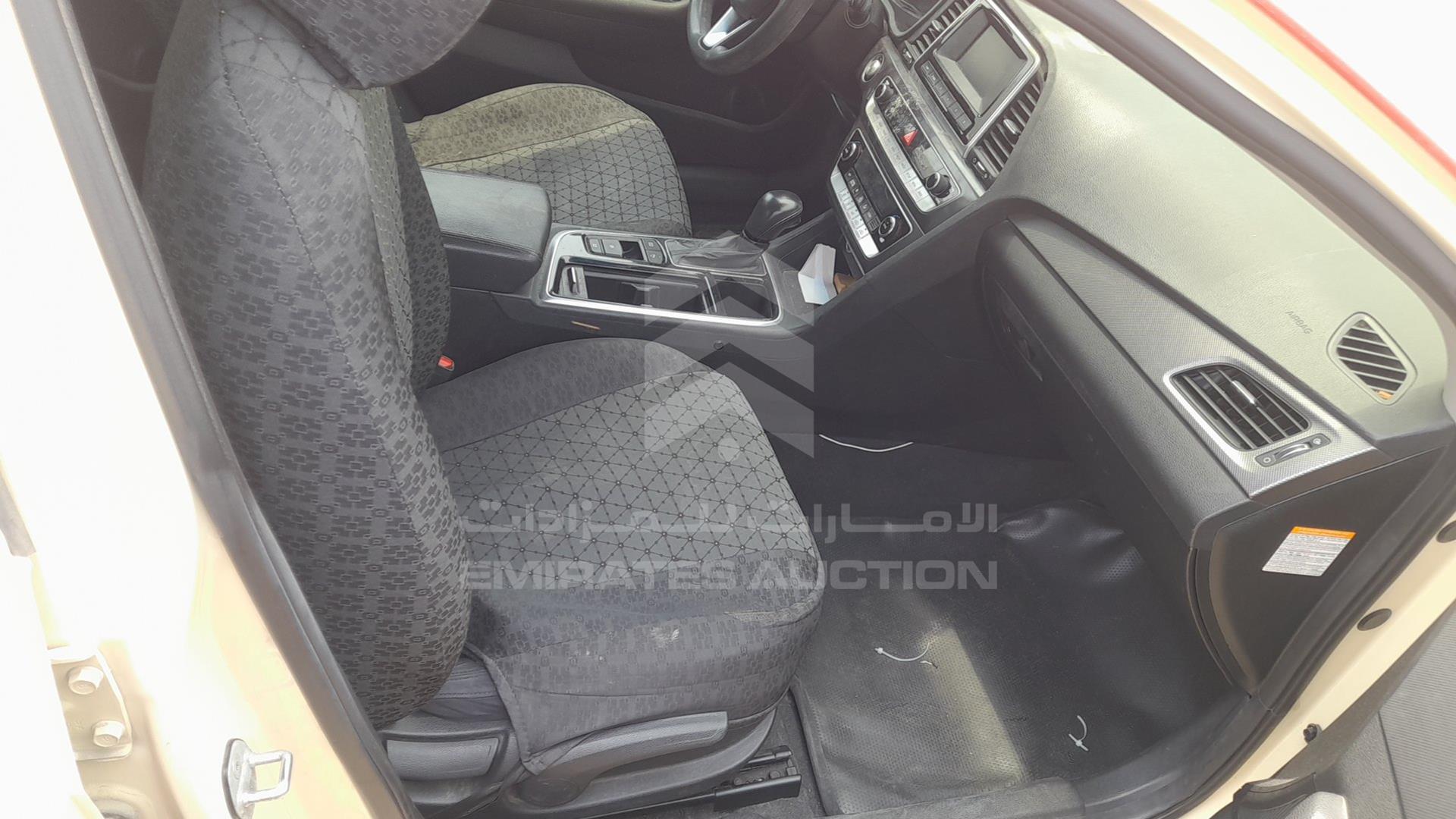 2018 HYUNDAI SONATA VIN: KMHE24131JA081968