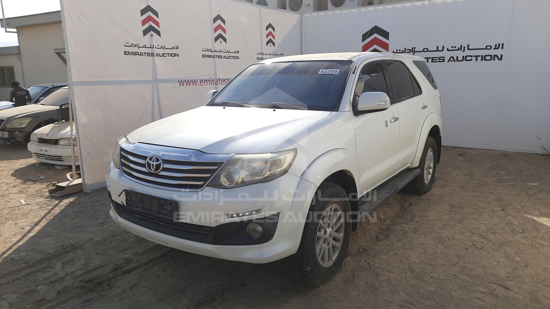 2015 TOYOTA FORTUNER VIN: MHFYX59G8F8068248