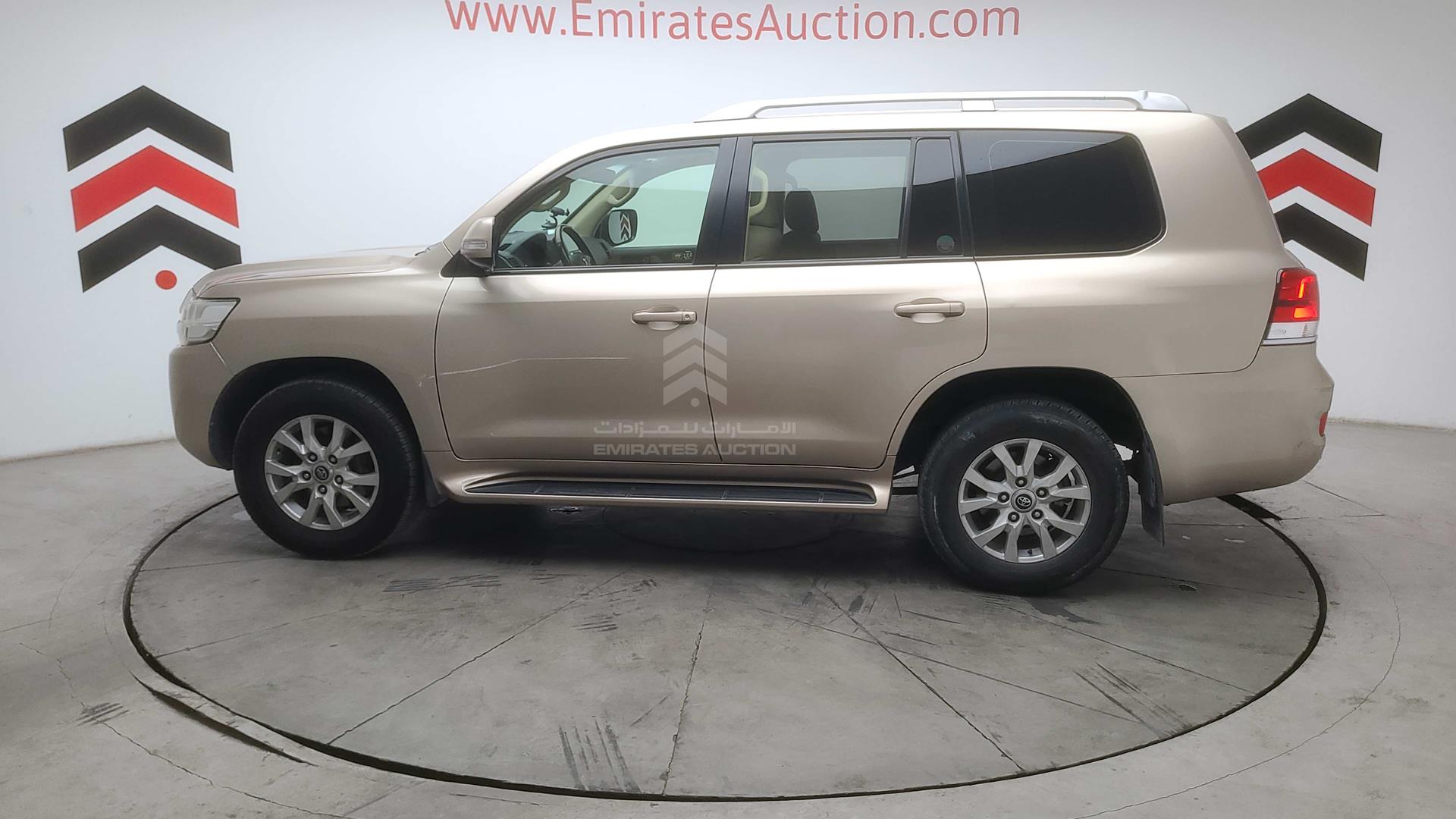 2016 TOYOTA LAND CRUISER VIN: JTMHU01JXG4126352