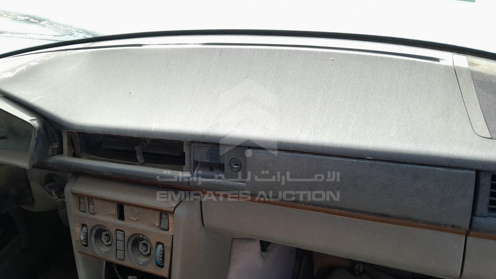 0 MERCEDES E 230 VIN: WDB1240221C226840