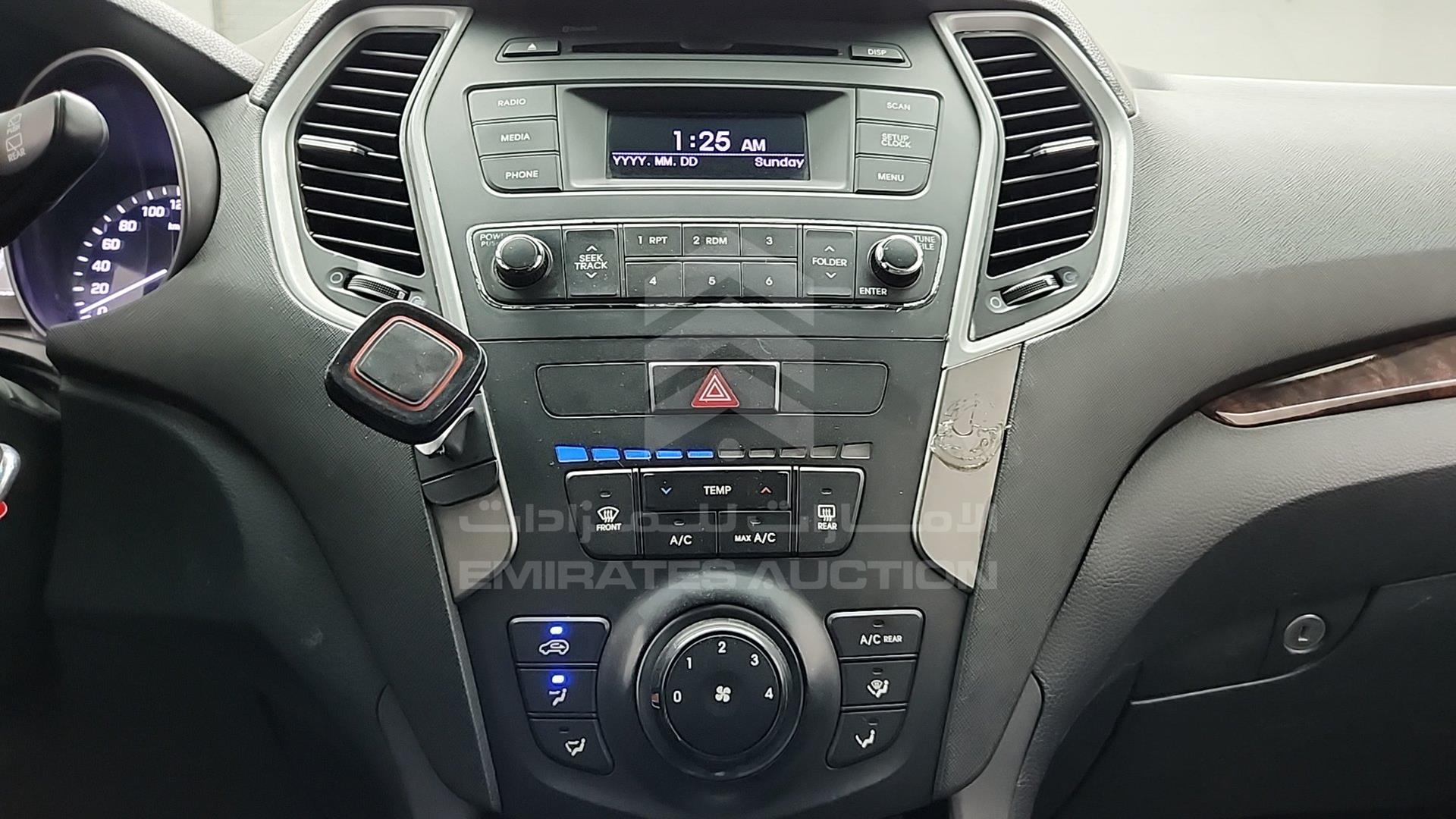 2017 HYUNDAI SANTA FE VIN: KMHST81CXHU647299