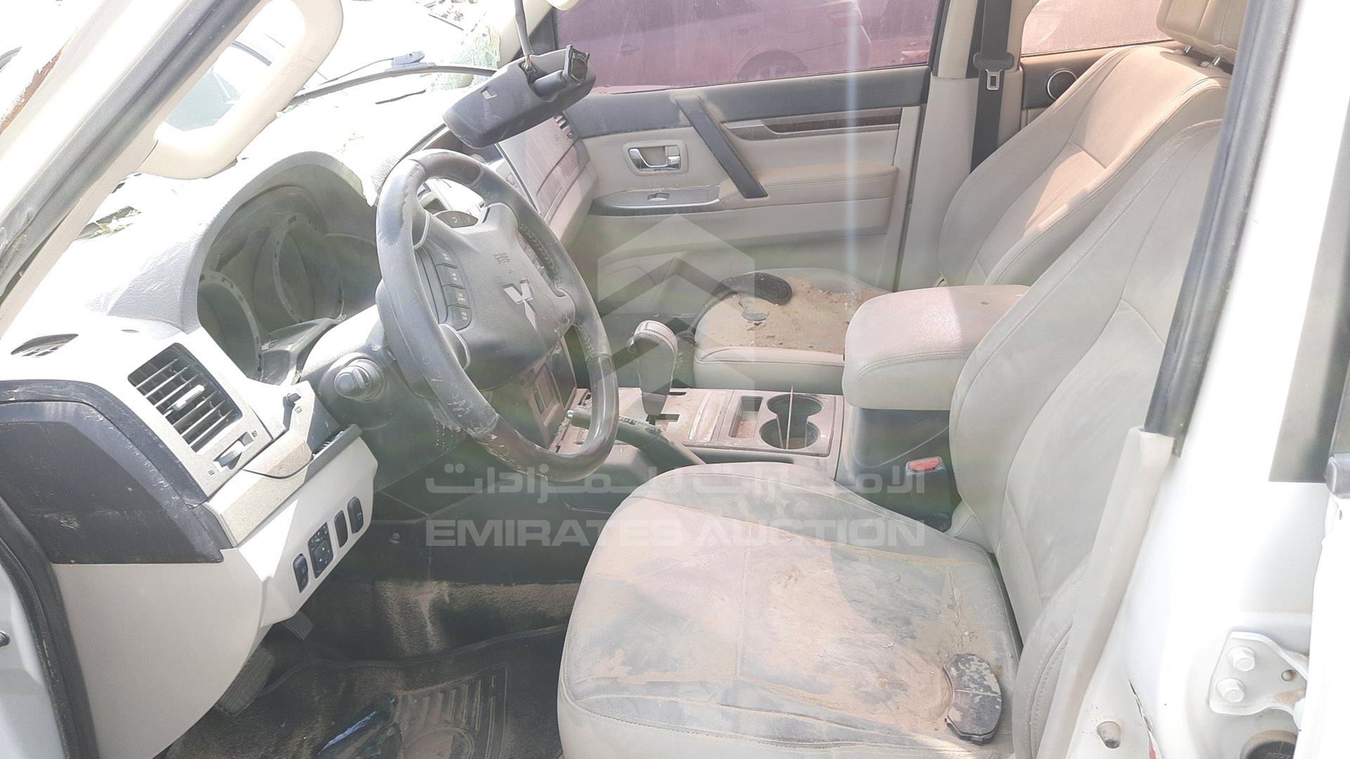 2014 MITSUBISHI PAJERO VIN: JMYLRV95WEJ707696