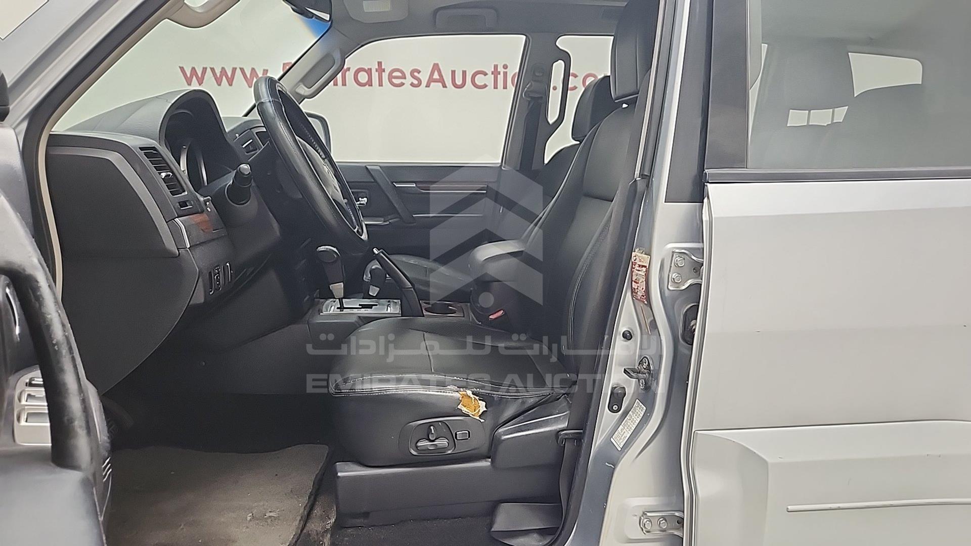 2008 MITSUBISHI PAJERO VIN: JMYLRV93W8J720356