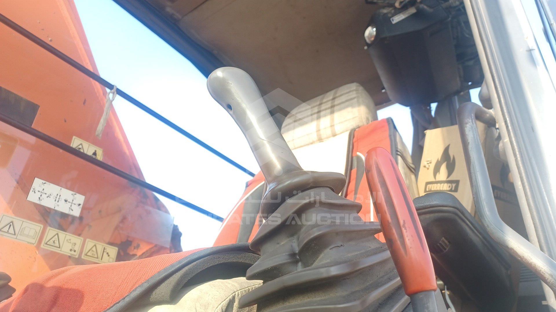 2016 HITACHI EXCAVATOR VIN: HHEAXA00J00100363