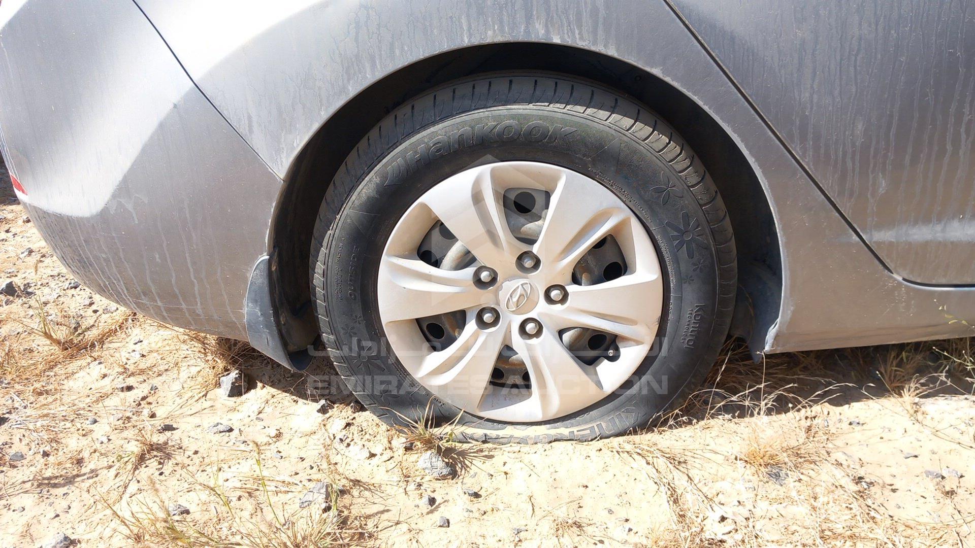 2015 HYUNDAI ELANTRA VIN: KMHDG41C1FU406492