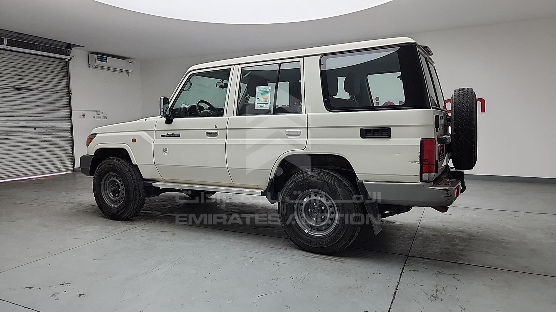 2017 TOYOTA LC 76 VIN: JTEEU73J9H4200785