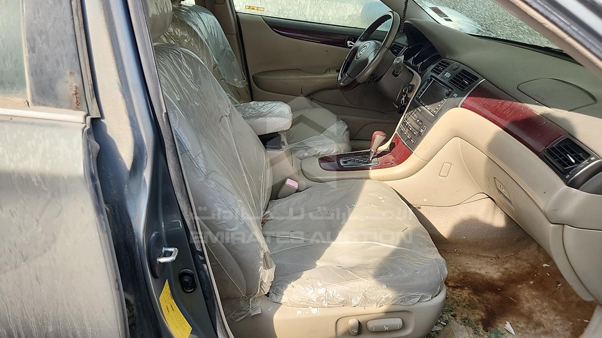 2004 LEXUS ES 330 VIN: JTHBA30G445005214