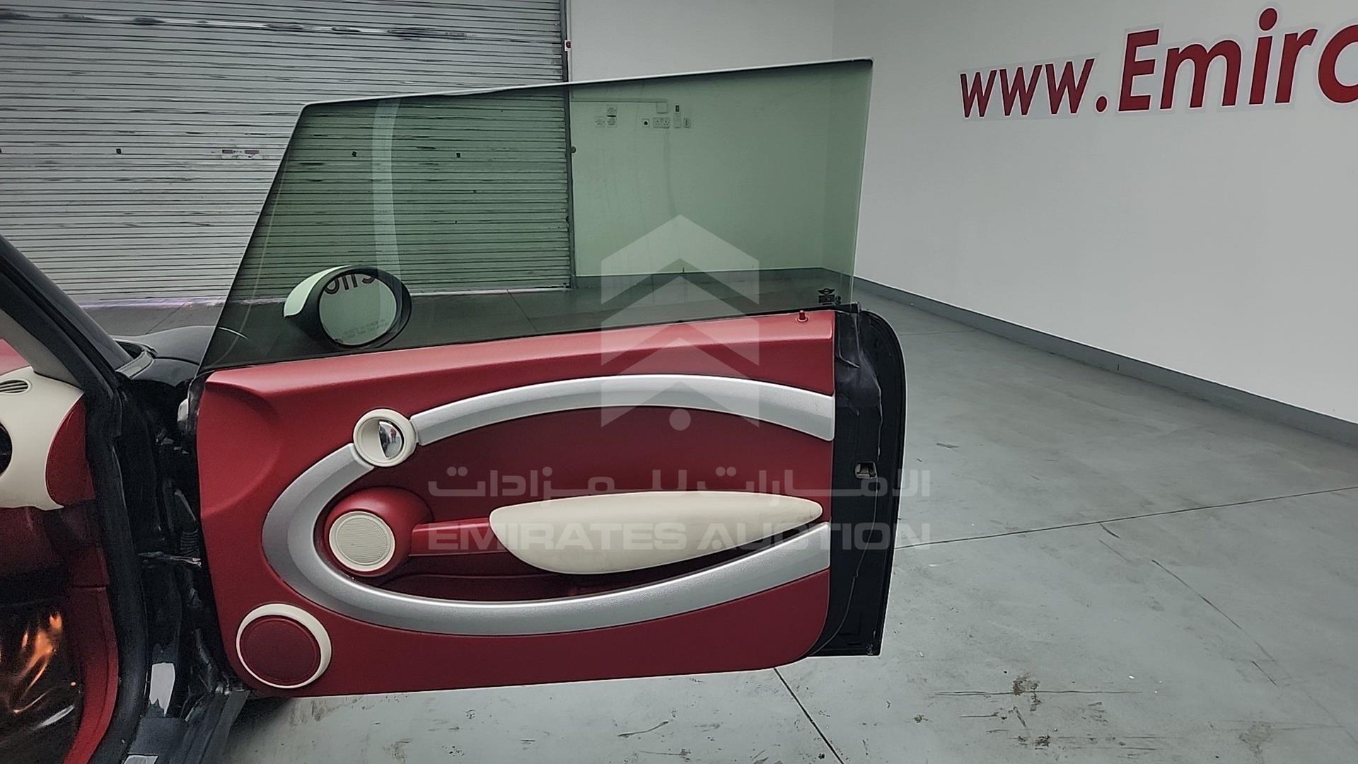 2010 MINI COOPER VIN: WMWMF3C55ATZ25394