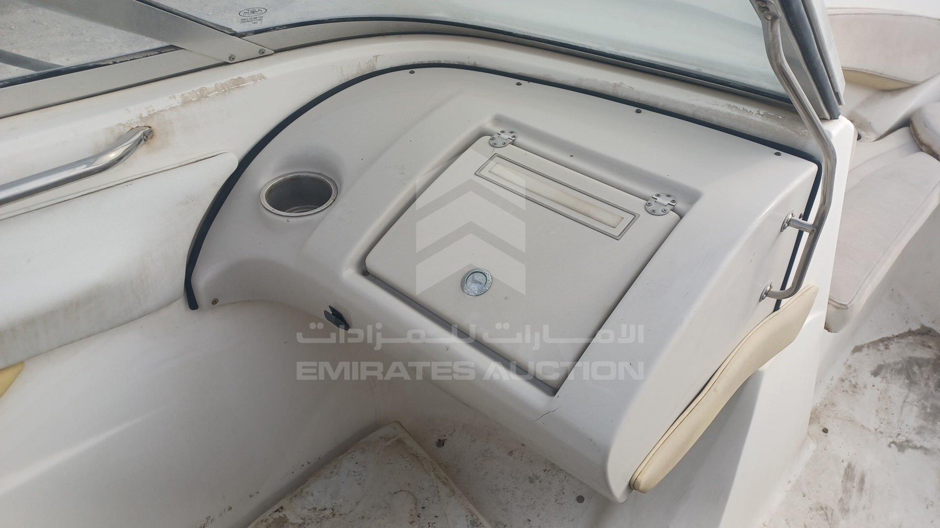 0 BOAT + TROLLEY --- VIN: USLAR86239I708