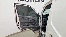 2016 Nissan Urvan — Front Left Door — Photo 5 — Thumbnail