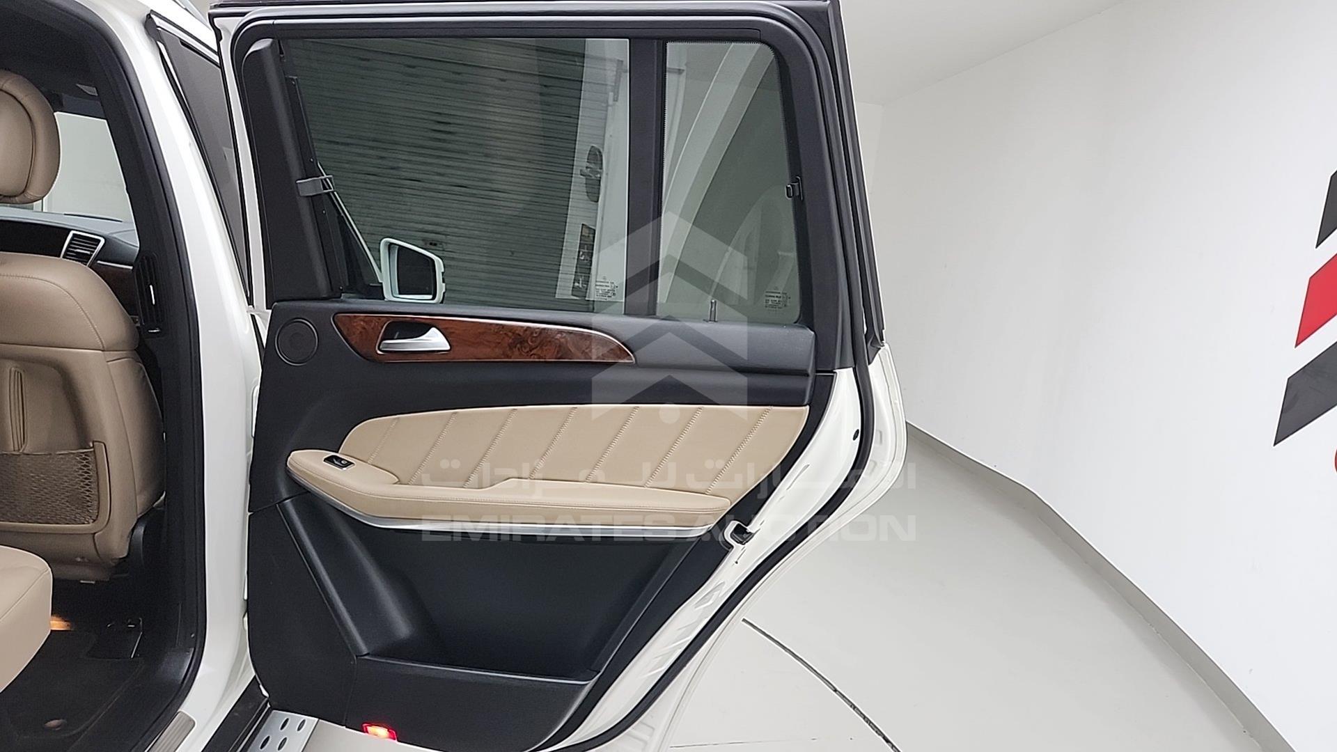 2015 MERCEDES GL 550 VIN: 4JGDF7DE7FA508690