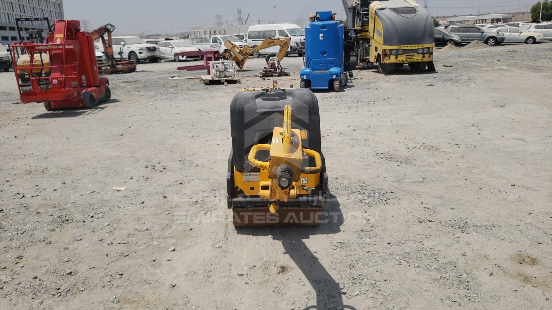 0 JCB --- VIN: GATVD070V02703695