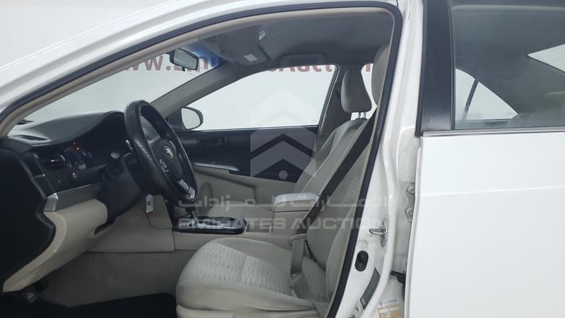6T1BF9FK6HX692658 Auction: EmiratesAuction Lot: 436635 6T1BF9FK6HX692658 Toyota Camry 2017 WHITE Photo 12