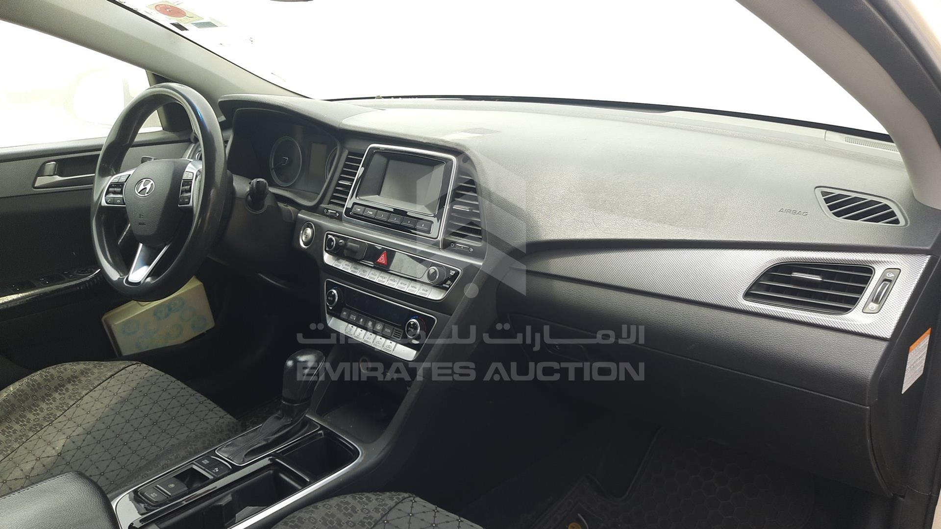 2019 HYUNDAI SONATA VIN: KMHE24135KA092960