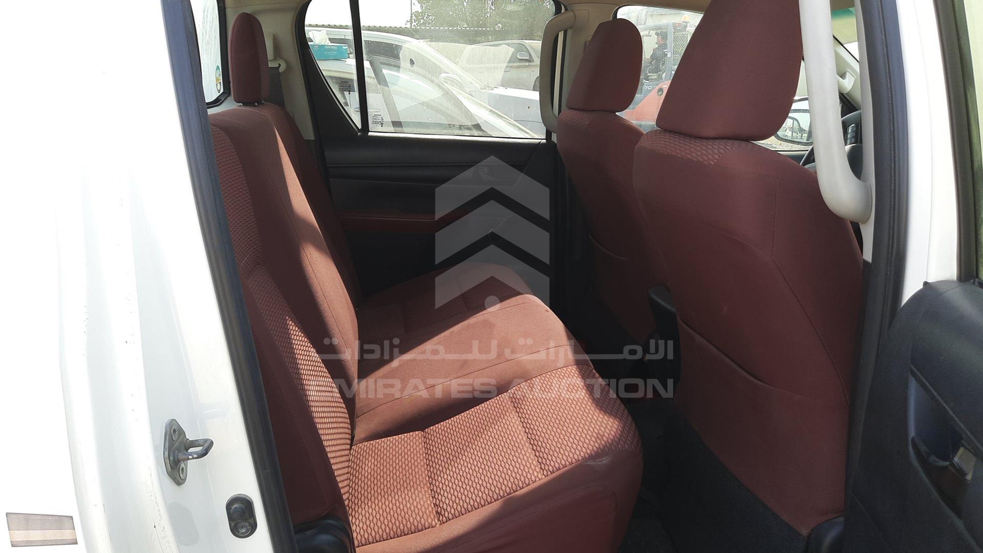 2017 TOYOTA HILUX VIN: MR0DX8CDXH0400056