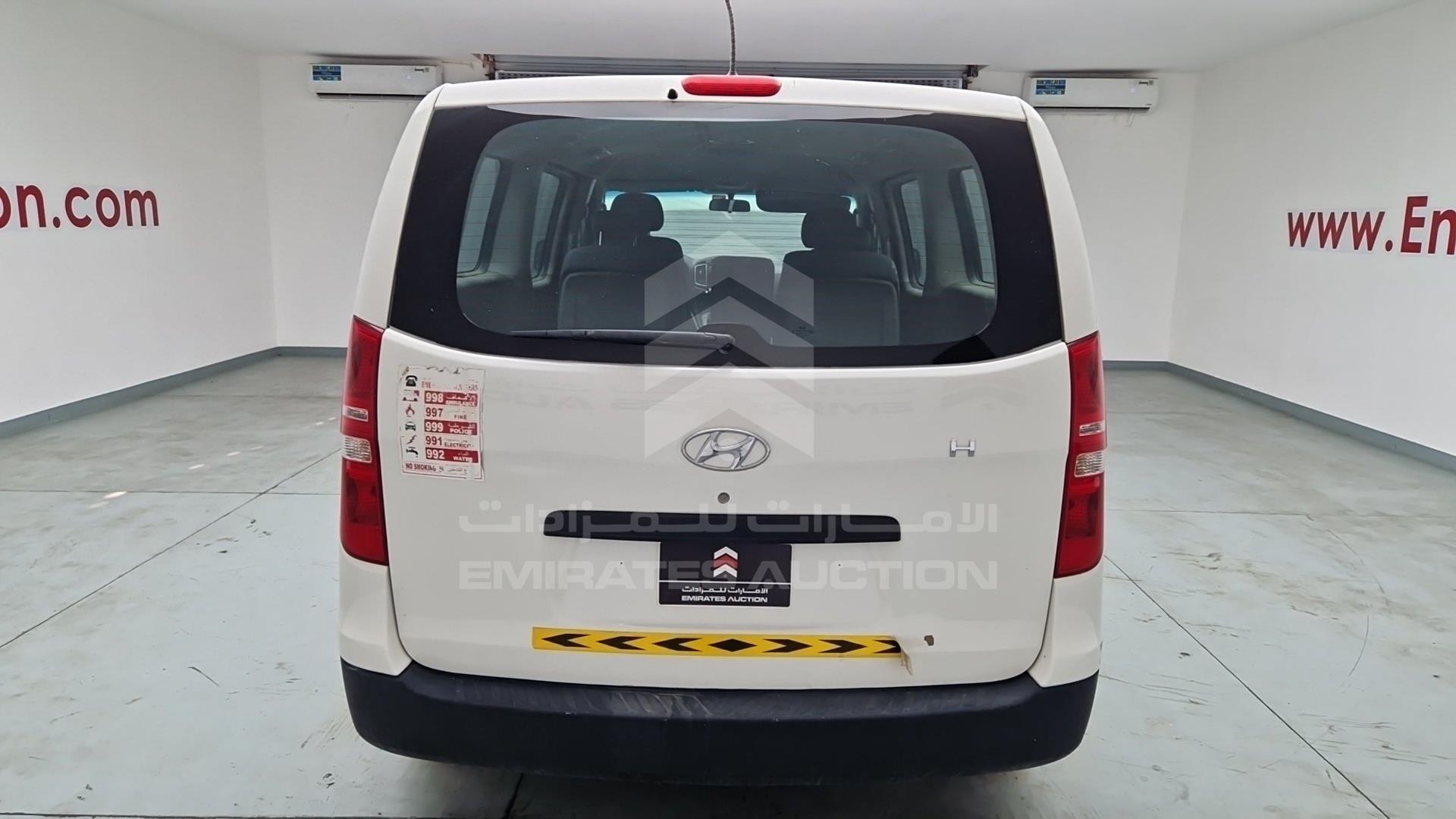 2016 HYUNDAI H1 VIN: KMJWA37RXGU775139