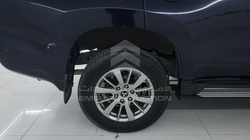 MMEMC21XXHH004146 Auction: EmiratesAuction Lot: 406724 MMEMC21XXHH004146 Mitsubishi Montero 2017 BLUE Photo 29